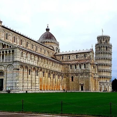 Tra Miracoli E Cavalieri Apartment Pisa Exterior photo